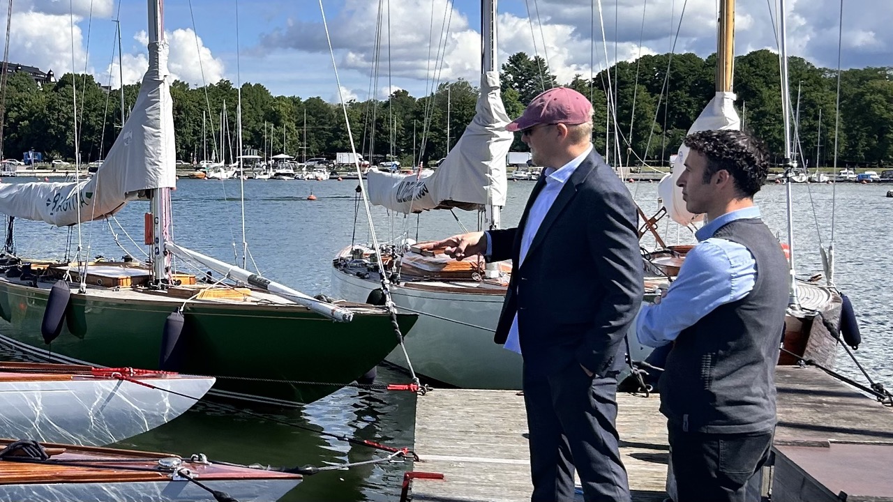Omni Solutions meeting a client by the harbour